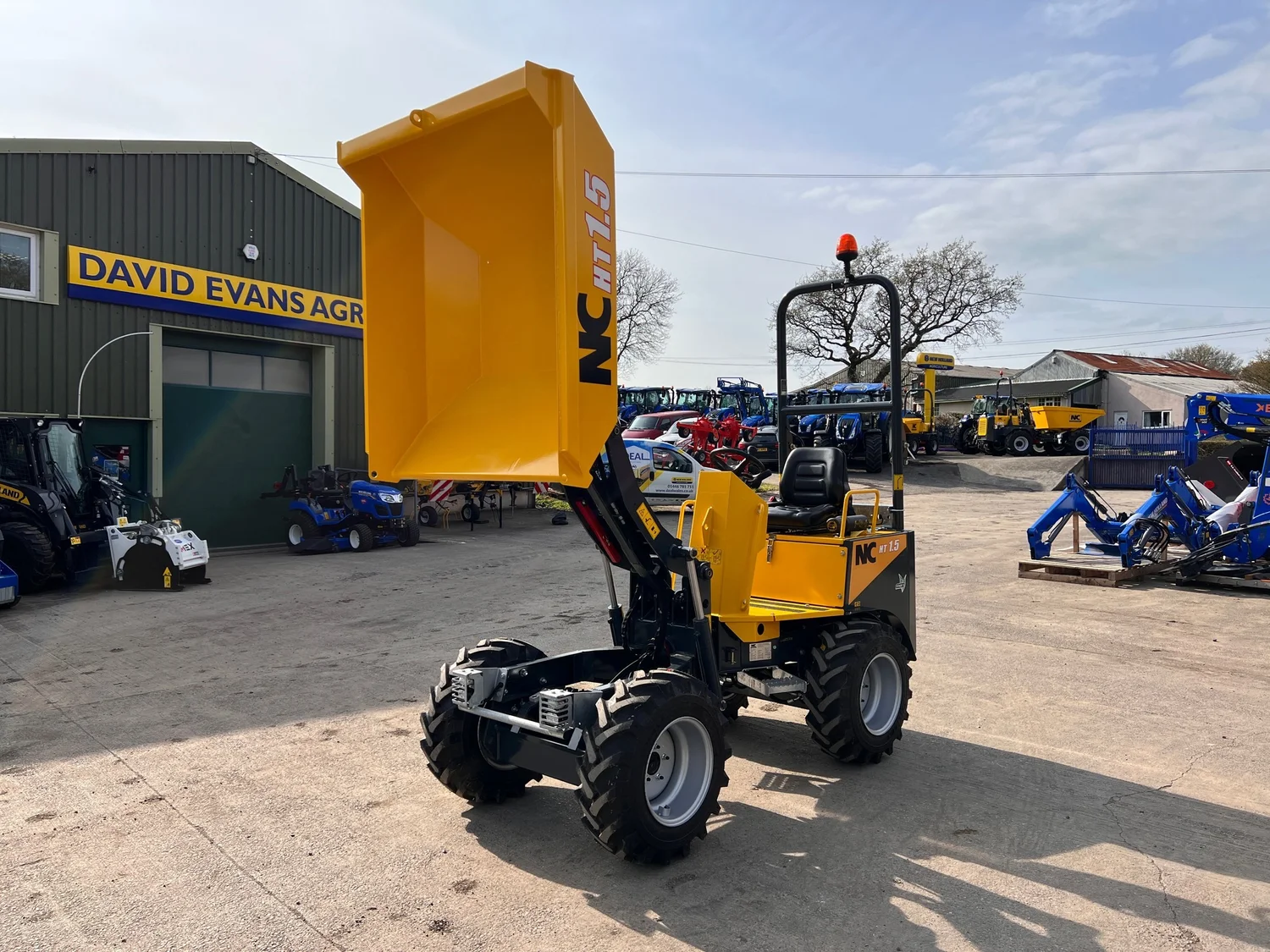 NC 1.5 HT Site Dumper dumper for sale in Walterston, Llancarfan, Barry, Vale of Glamorgan — photo 2