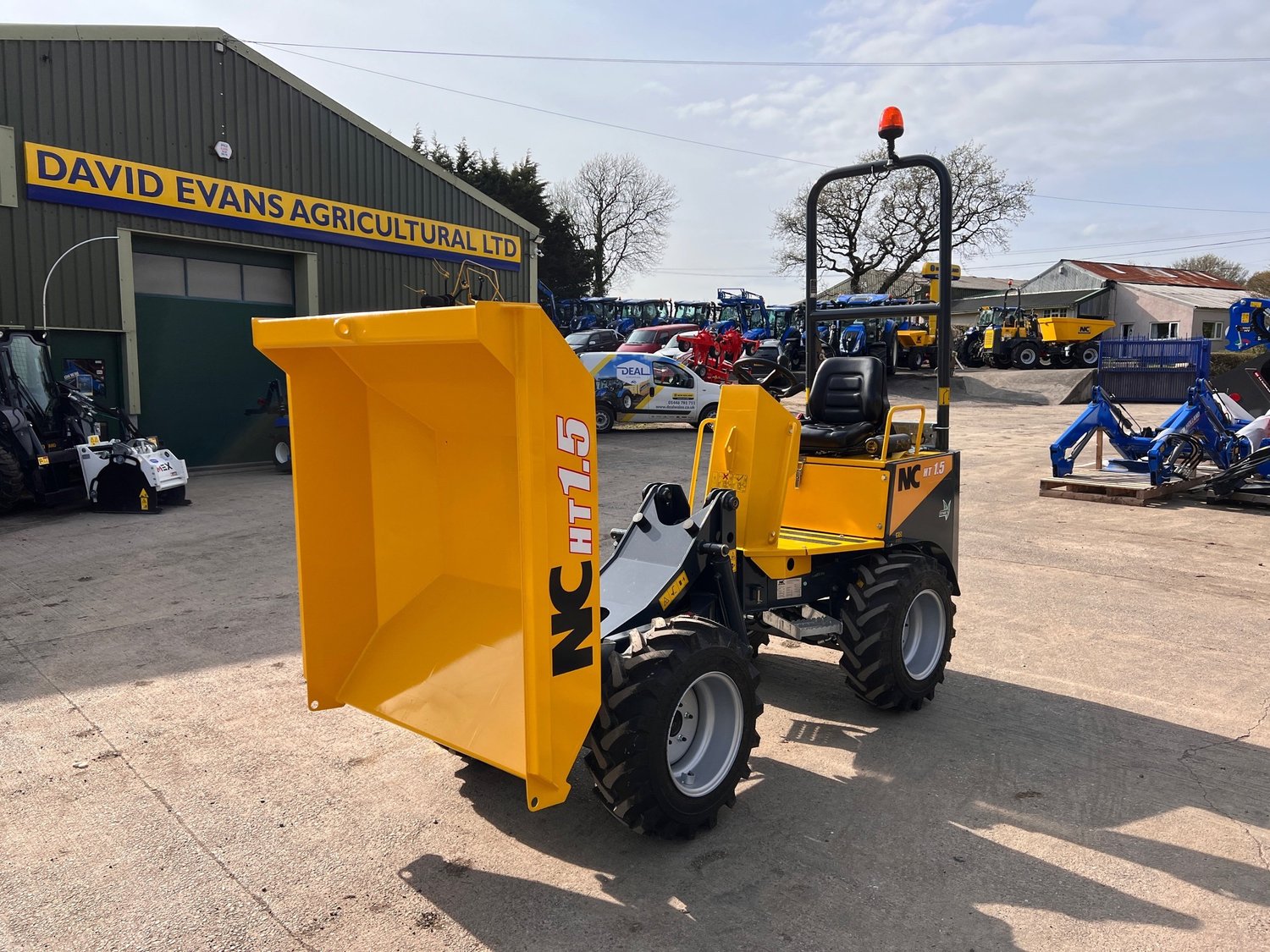 NC 1.5 HT Site Dumper dumper for sale in Walterston, Llancarfan, Barry, Vale of Glamorgan — photo 3