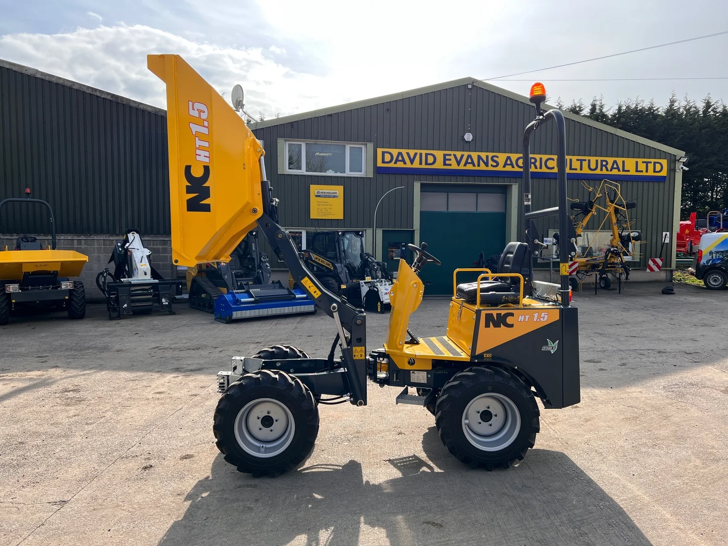 NC 1.5 HT Site Dumper dumper for sale in Walterston, Llancarfan, Barry, Vale of Glamorgan — photo 5