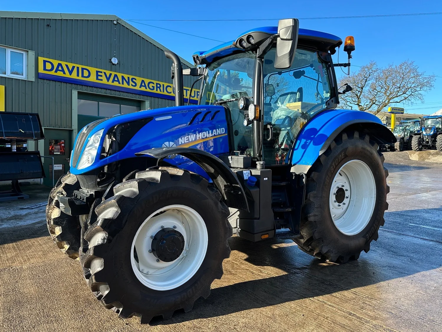New Holland tractor for sale in Walterston, Llancarfan, Barry, Vale of Glamorgan — photo 8