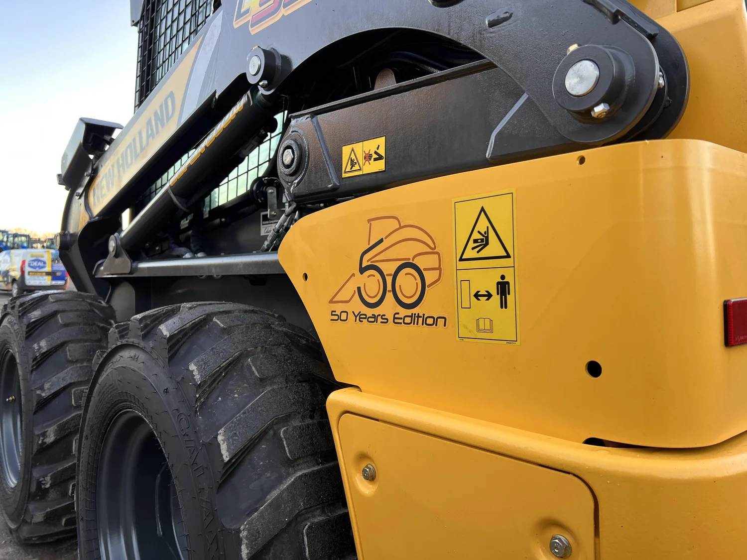 New Holland loader for sale in Walterston, Llancarfan, Barry, Vale of Glamorgan — photo 10