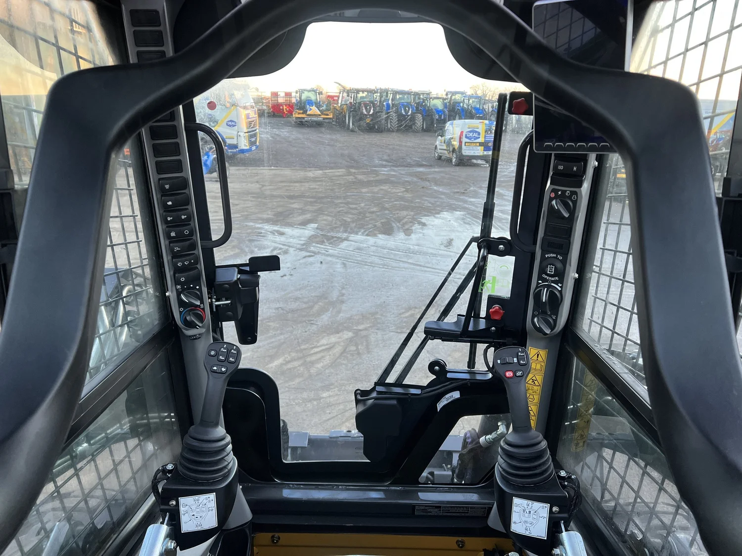 New Holland loader for sale in Walterston, Llancarfan, Barry, Vale of Glamorgan — photo 12