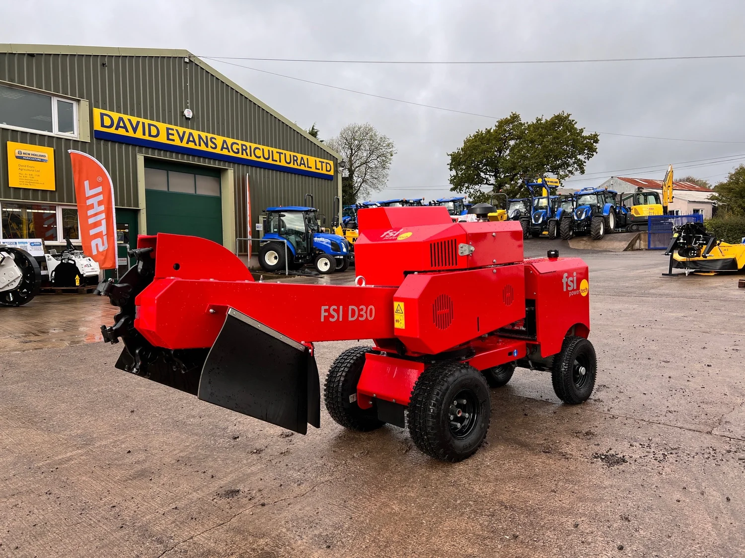 FSI D30 Wheeled stump grinder for sale in Walterston, Llancarfan, Barry, Vale of Glamorgan — photo 2