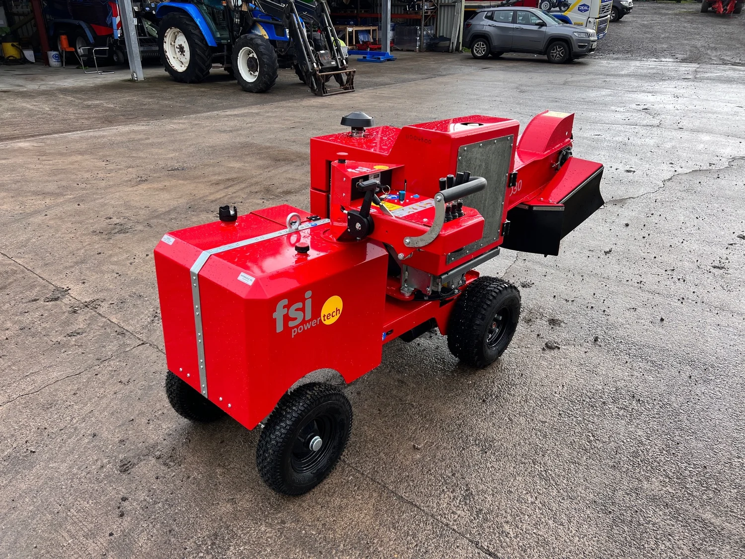FSI D30 Wheeled stump grinder for sale in Walterston, Llancarfan, Barry, Vale of Glamorgan — photo 7