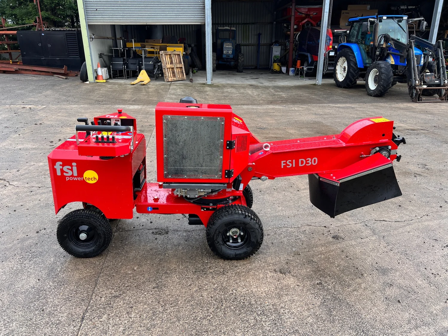 FSI D30 Wheeled stump grinder for sale in Walterston, Llancarfan, Barry, Vale of Glamorgan — photo 8