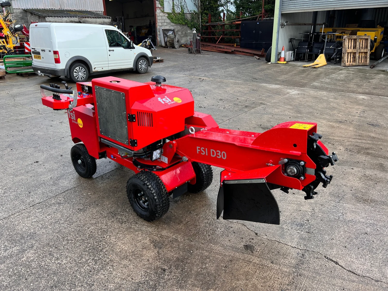 FSI D30 Wheeled stump grinder for sale in Walterston, Llancarfan, Barry, Vale of Glamorgan — photo 9