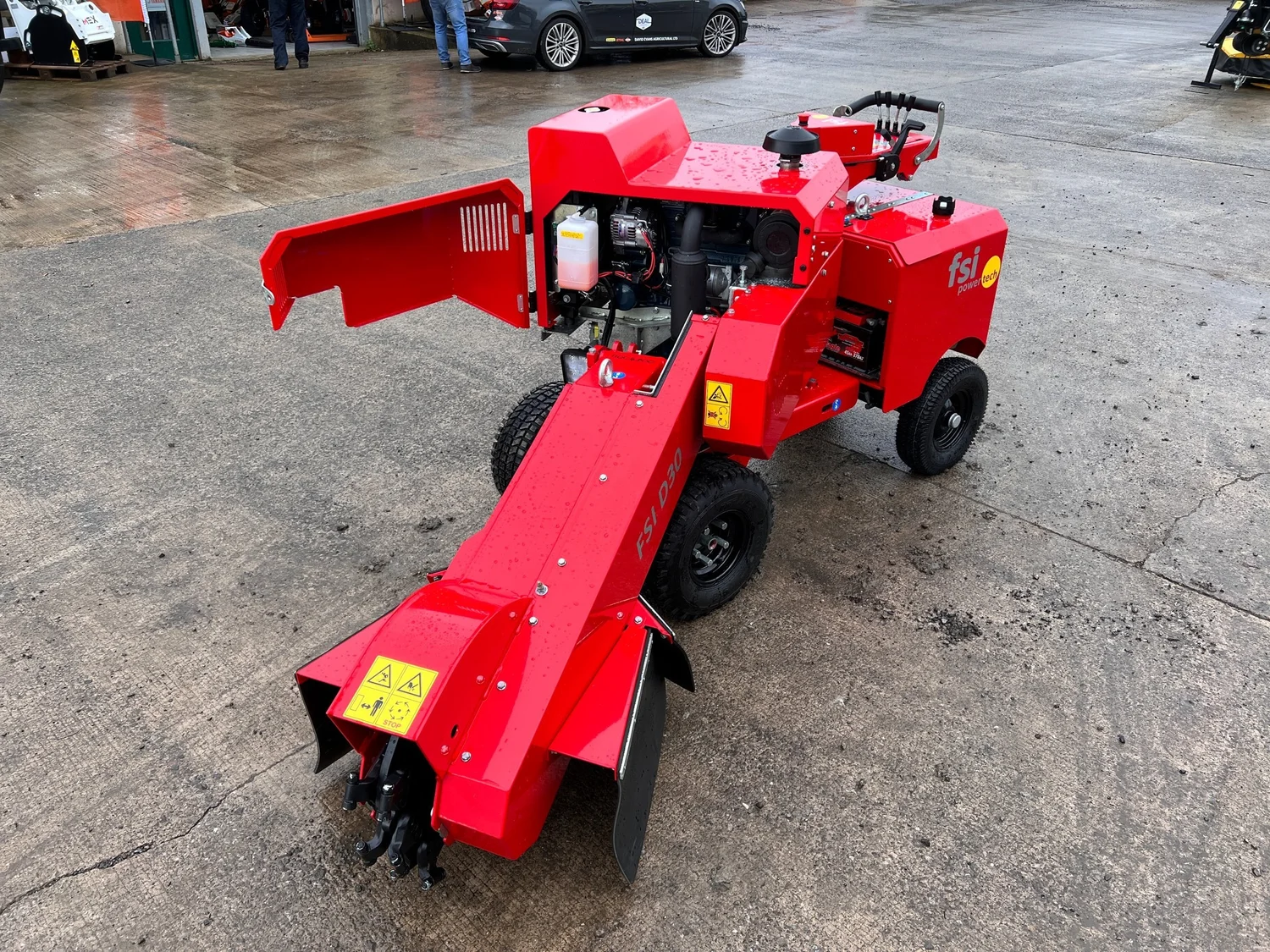 FSI D30 Wheeled stump grinder for sale in Walterston, Llancarfan, Barry, Vale of Glamorgan — photo 12