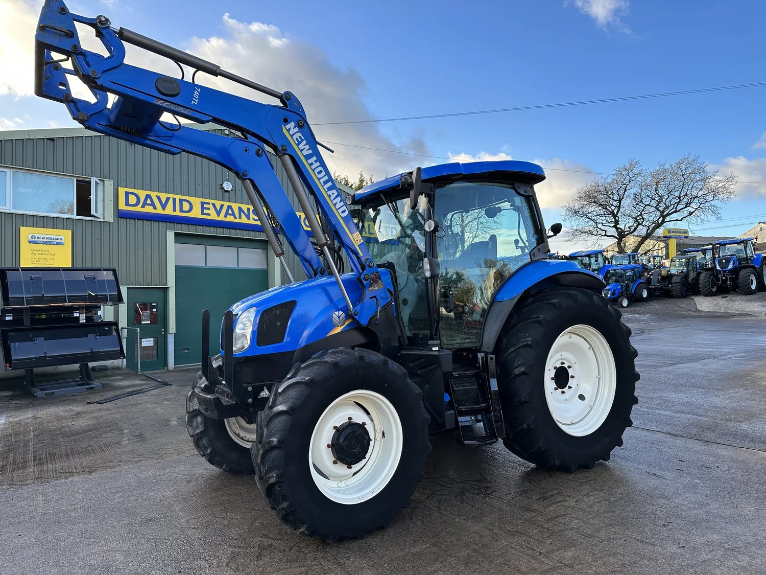 New Holland tractor for sale in Walterston, Llancarfan, Barry, Vale of Glamorgan — photo 10