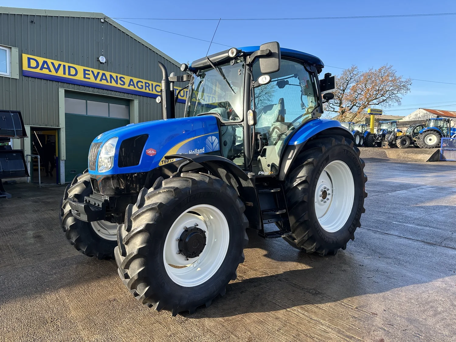 New Holland T6010 Plus for sale in Walterston, Llancarfan, Barry, Vale of Glamorgan