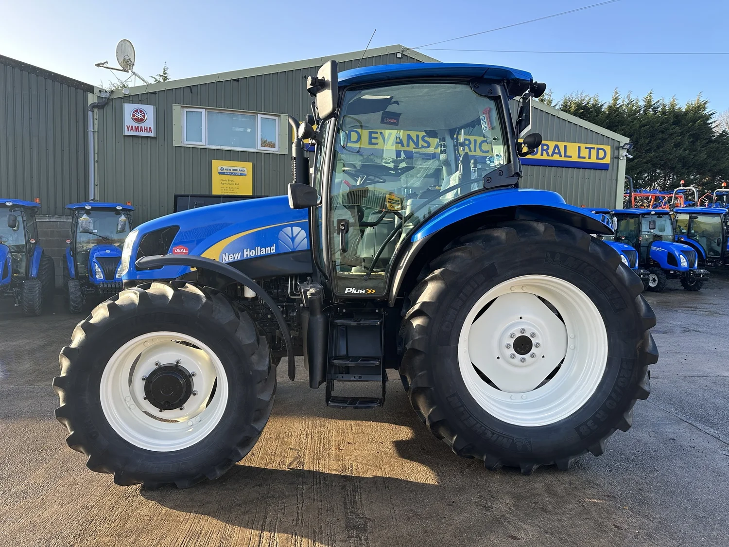 New Holland tractor for sale in Walterston, Llancarfan, Barry, Vale of Glamorgan — photo 2