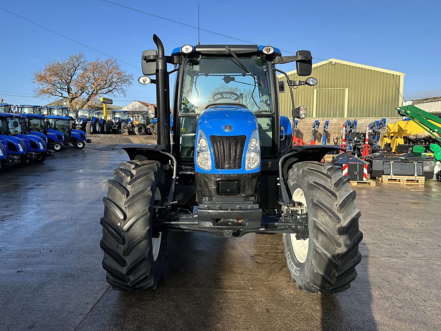 New Holland tractor for sale in Walterston, Llancarfan, Barry, Vale of Glamorgan — photo 7