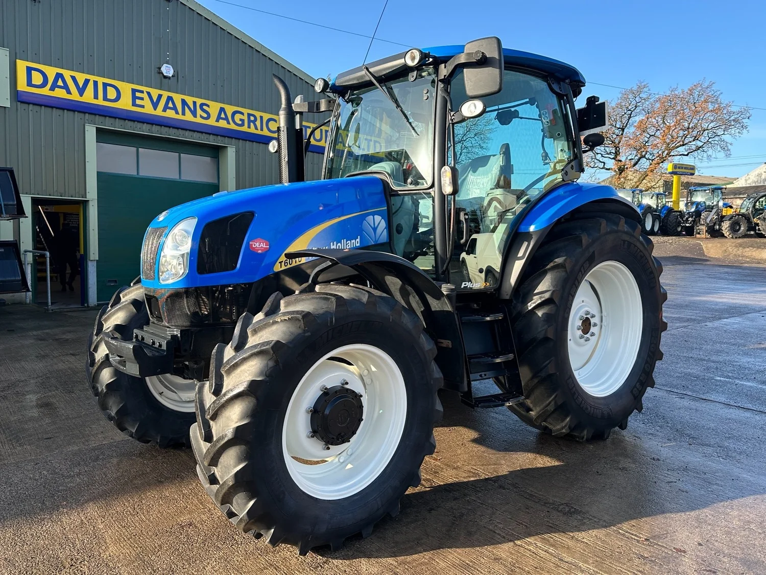 New Holland tractor for sale in Walterston, Llancarfan, Barry, Vale of Glamorgan — photo 12