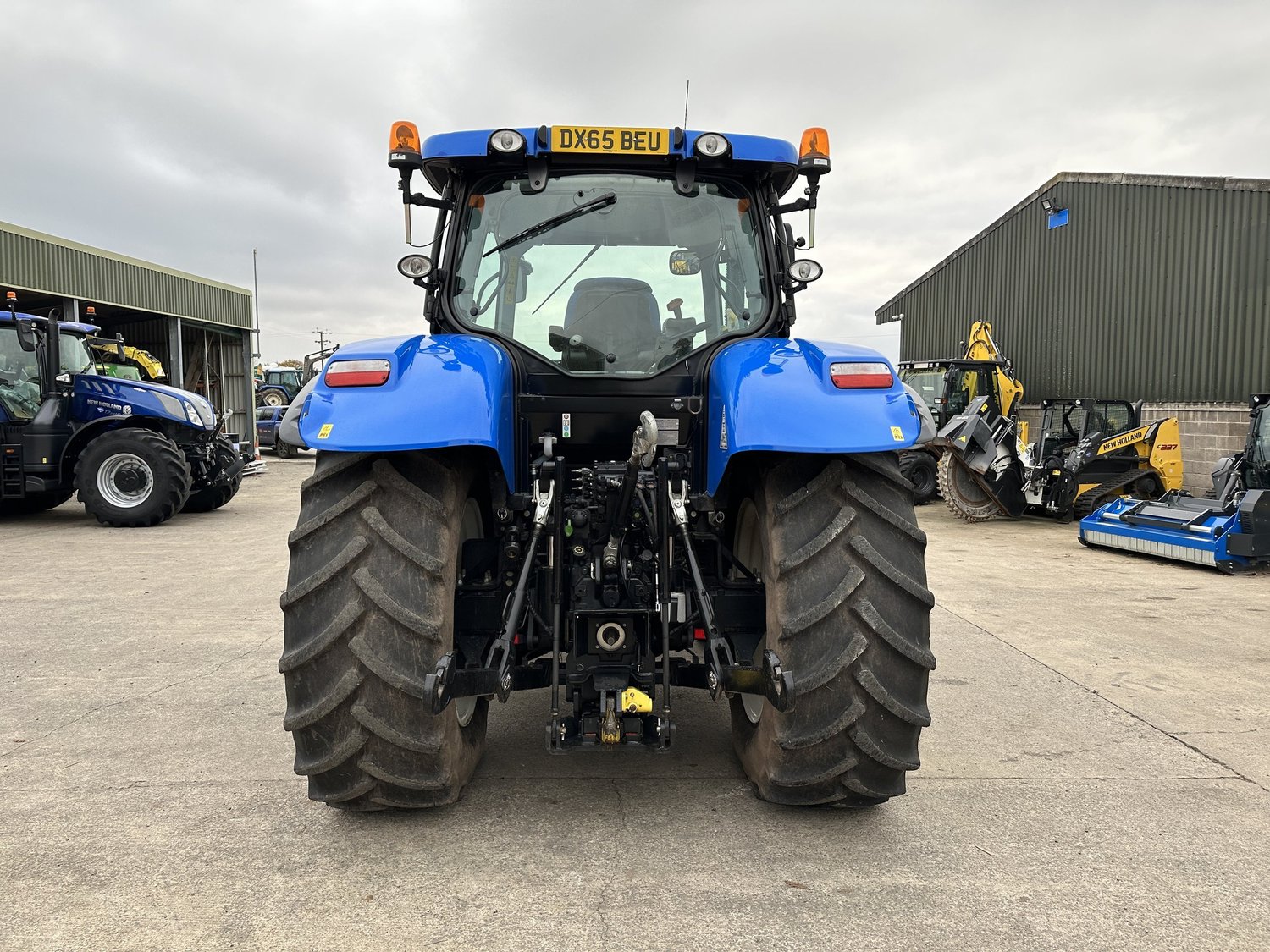 New Holland tractor for sale in Walterston, Llancarfan, Barry, Vale of Glamorgan — photo 4