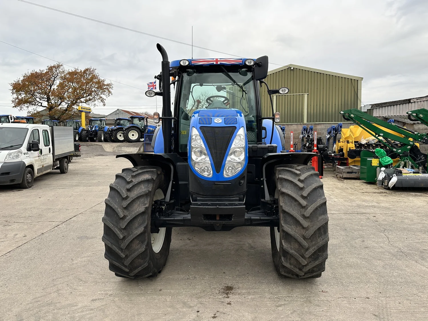 New Holland tractor for sale in Walterston, Llancarfan, Barry, Vale of Glamorgan — photo 8