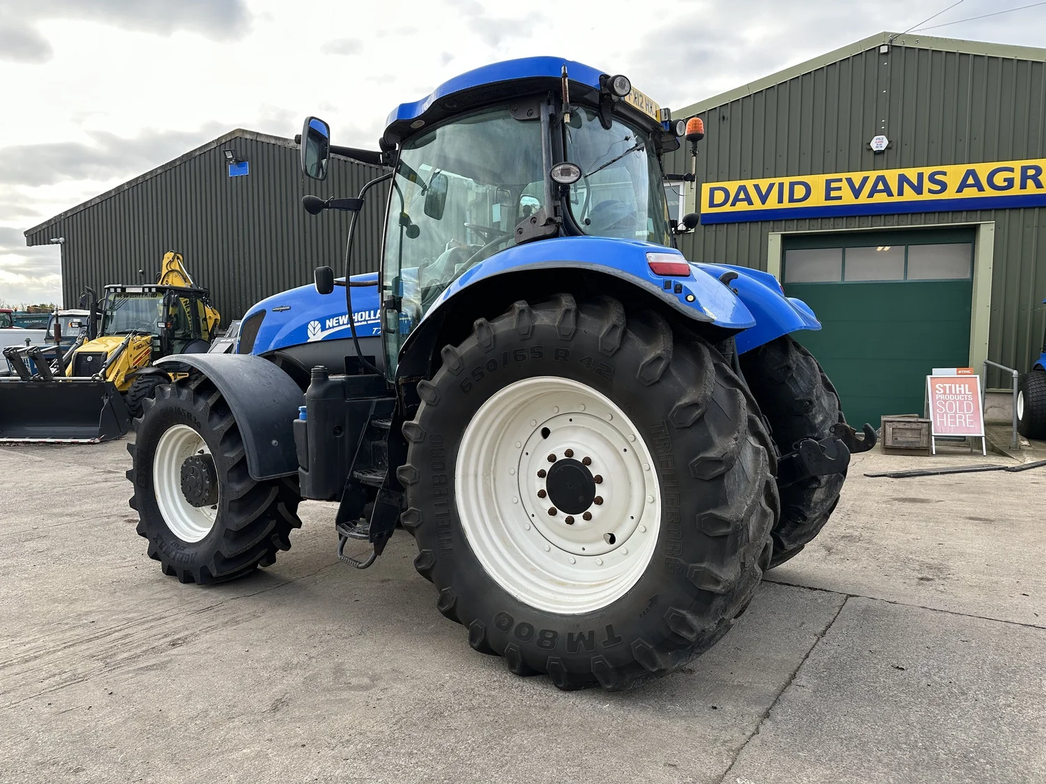 New Holland tractor for sale in Walterston, Llancarfan, Barry, Vale of Glamorgan — photo 3