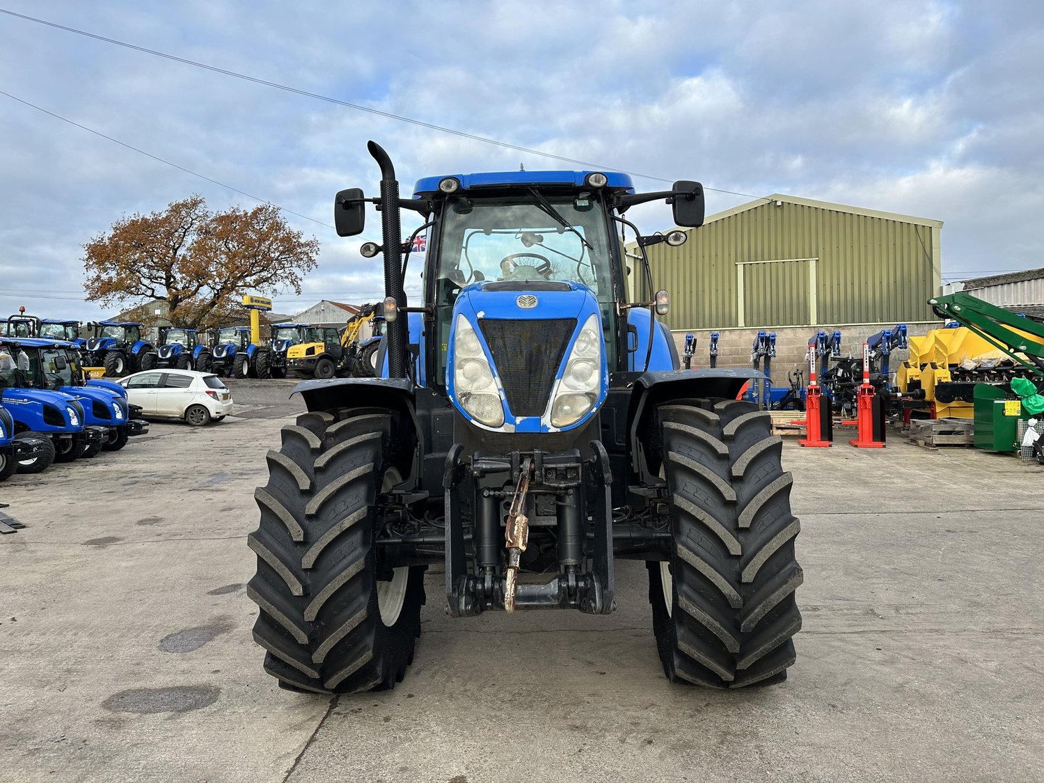 New Holland tractor for sale in Walterston, Llancarfan, Barry, Vale of Glamorgan — photo 8