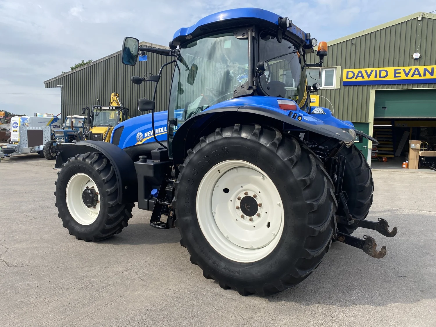 New Holland tractor for sale in Walterston, Llancarfan, Barry, Vale of Glamorgan — photo 3