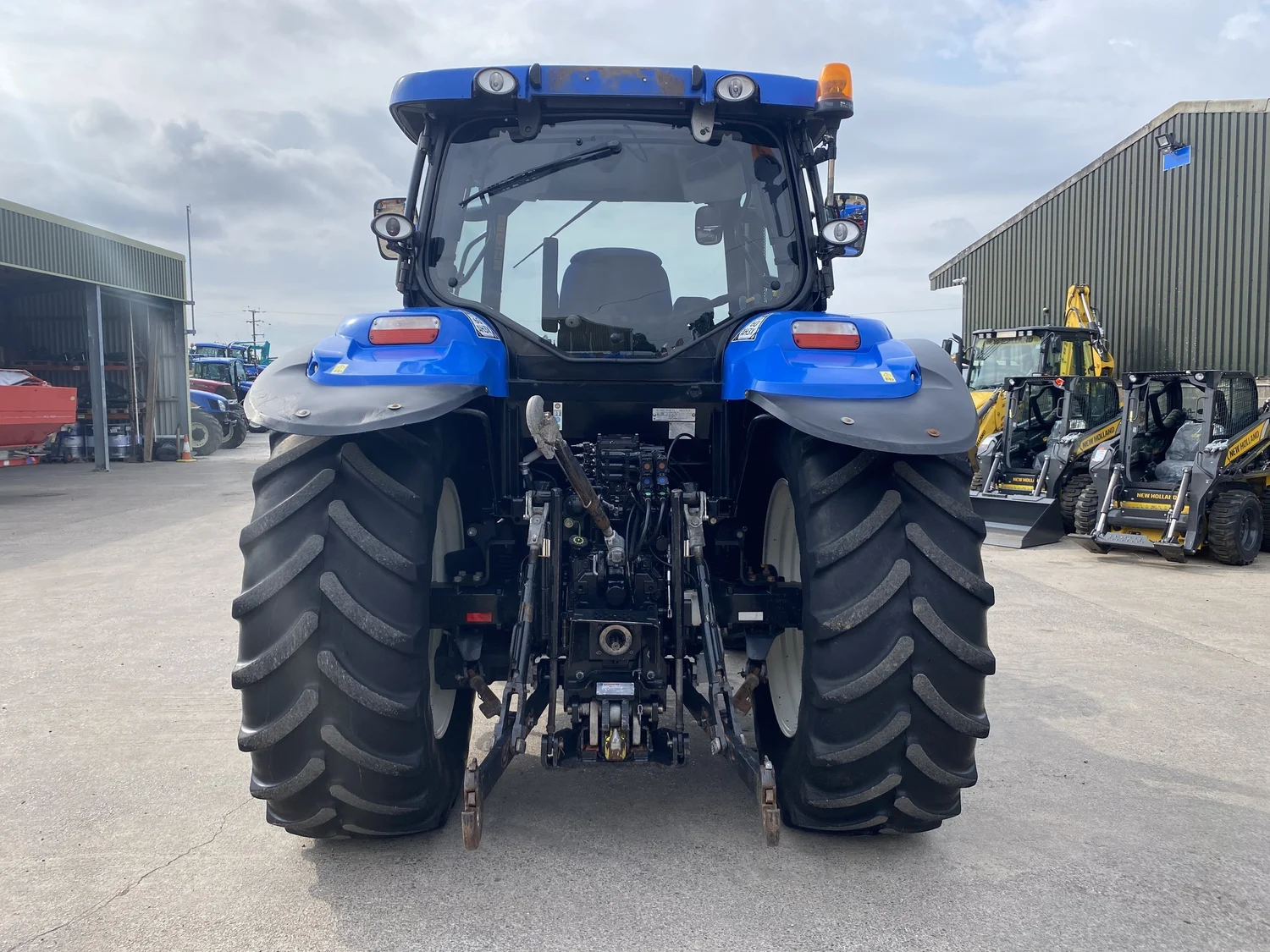 New Holland tractor for sale in Walterston, Llancarfan, Barry, Vale of Glamorgan — photo 4