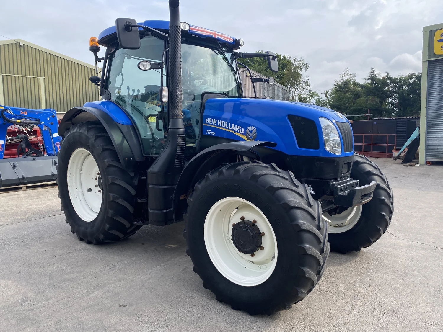 New Holland tractor for sale in Walterston, Llancarfan, Barry, Vale of Glamorgan — photo 8