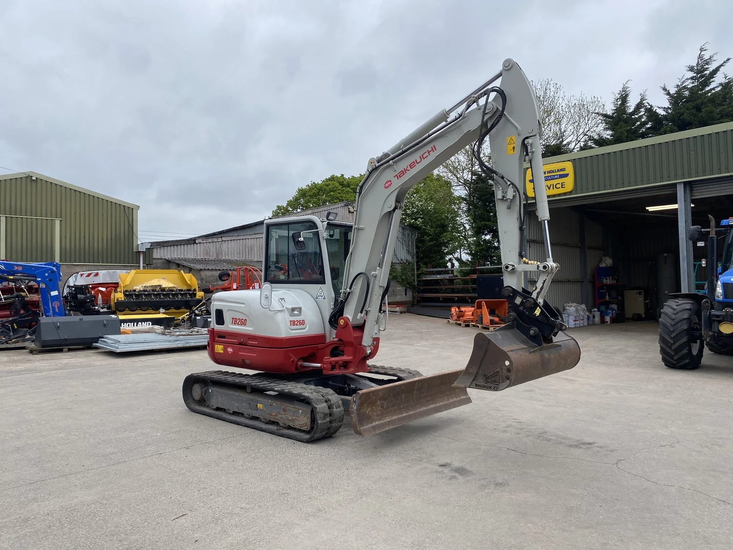 Takeuchi excavator for sale in Walterston, Llancarfan, Barry, Vale of Glamorgan — photo 8