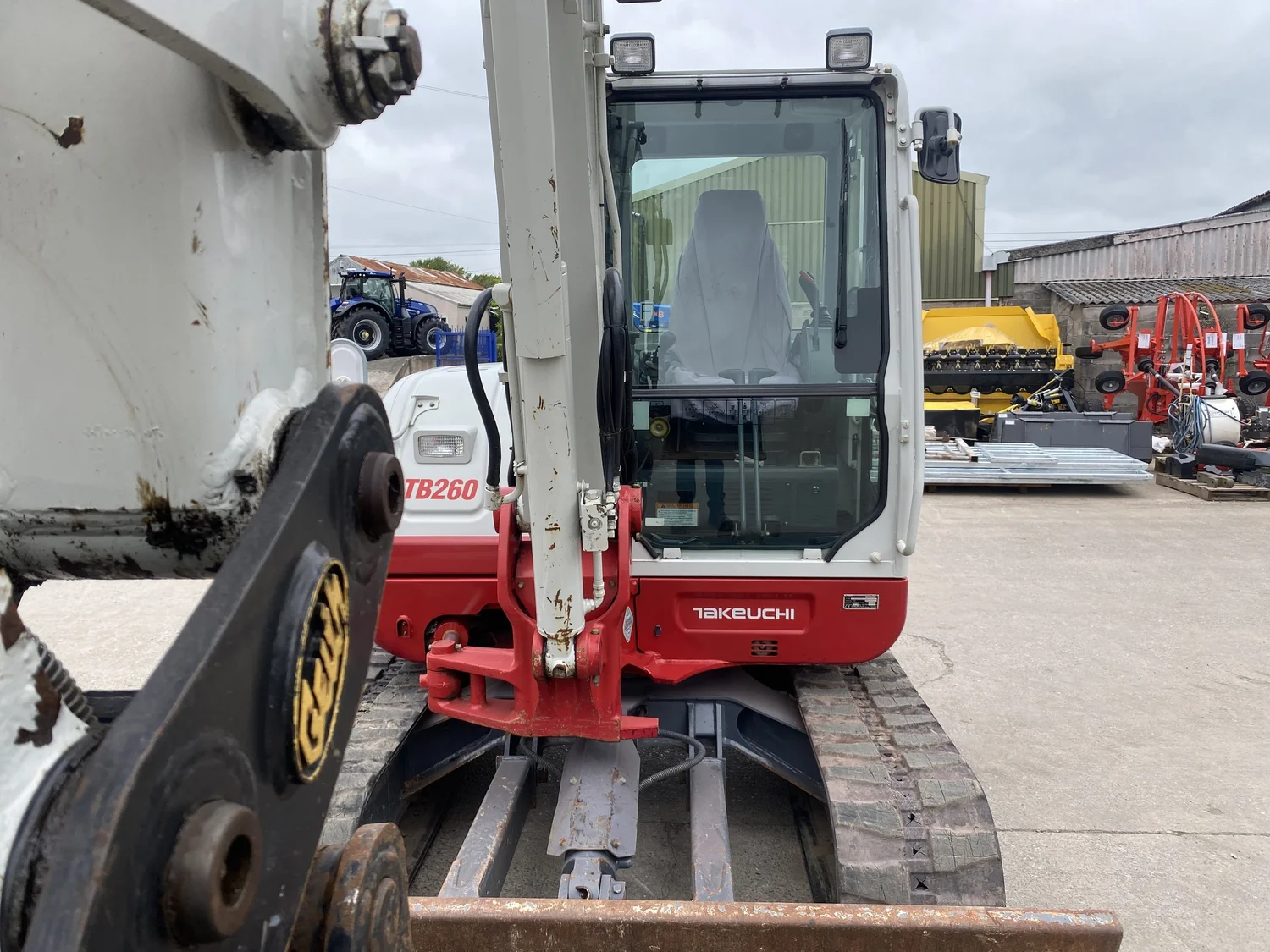 Takeuchi excavator for sale in Walterston, Llancarfan, Barry, Vale of Glamorgan — photo 9