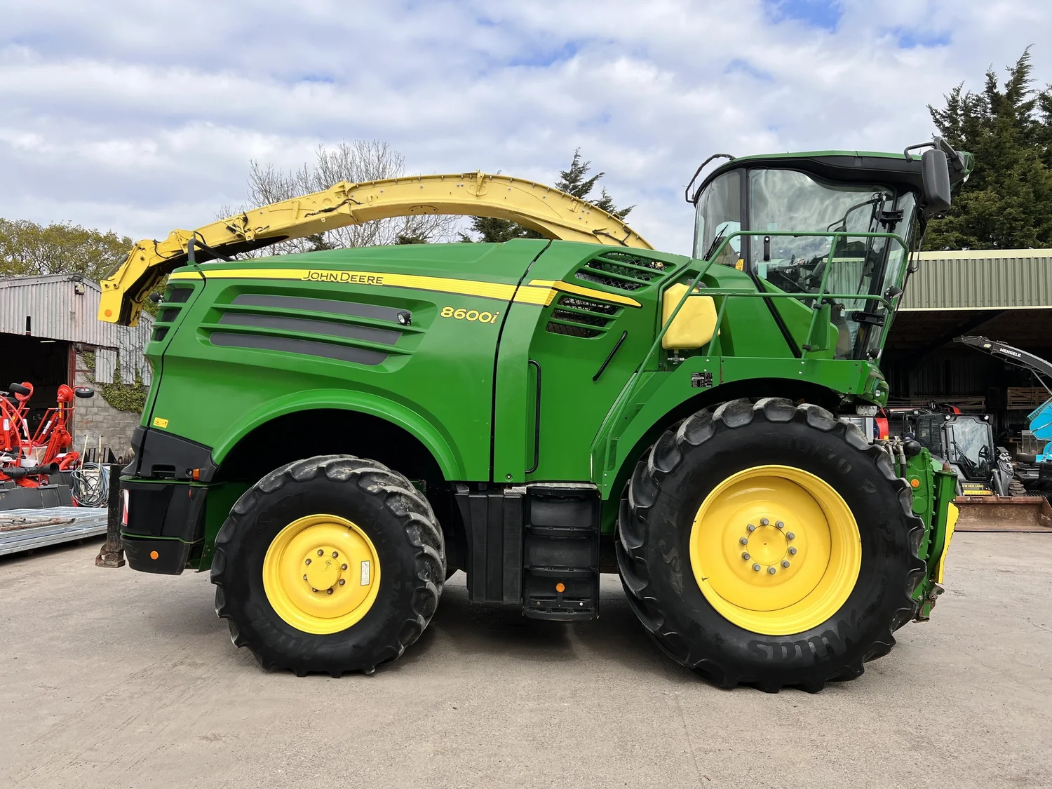 John Deere tractor for sale in Walterston, Llancarfan, Barry, Vale of Glamorgan — photo 9