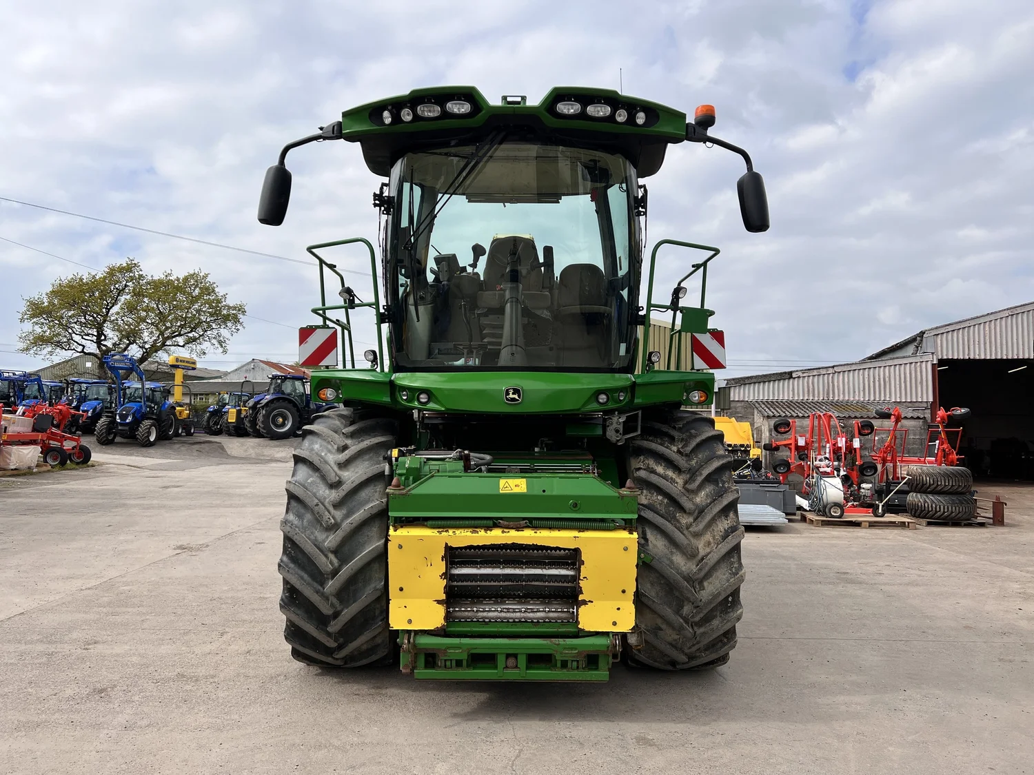 John Deere tractor for sale in Walterston, Llancarfan, Barry, Vale of Glamorgan — photo 11