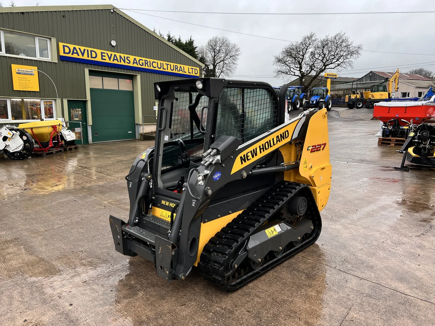 New Holland C227 Skidsteer for sale in Walterston, Llancarfan, Barry, Vale of Glamorgan