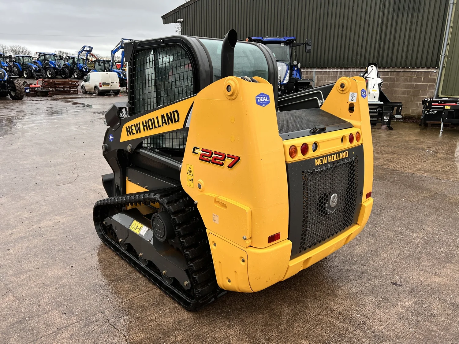 New Holland loader for sale in Walterston, Llancarfan, Barry, Vale of Glamorgan — photo 3