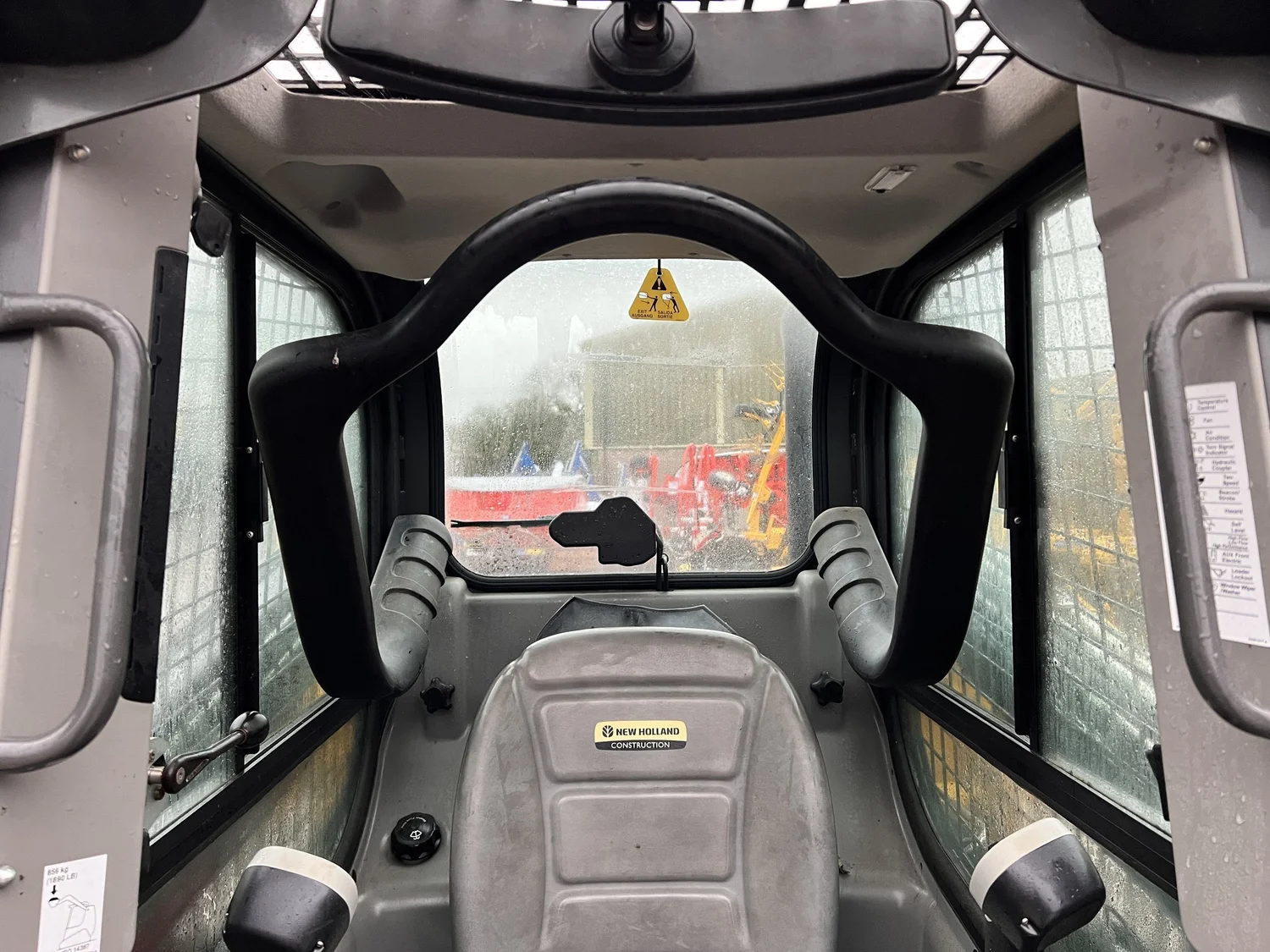 New Holland loader for sale in Walterston, Llancarfan, Barry, Vale of Glamorgan — photo 11