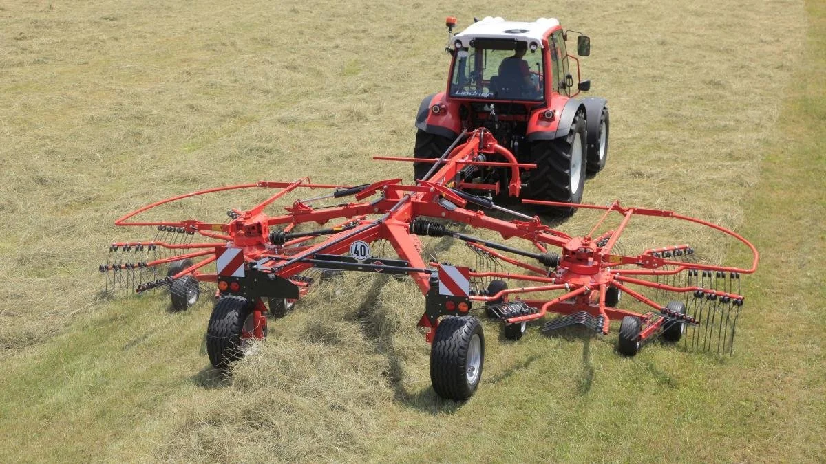Kuhn wheels & tyre for sale in Walterston, Llancarfan, Barry, Vale of Glamorgan — photo 2