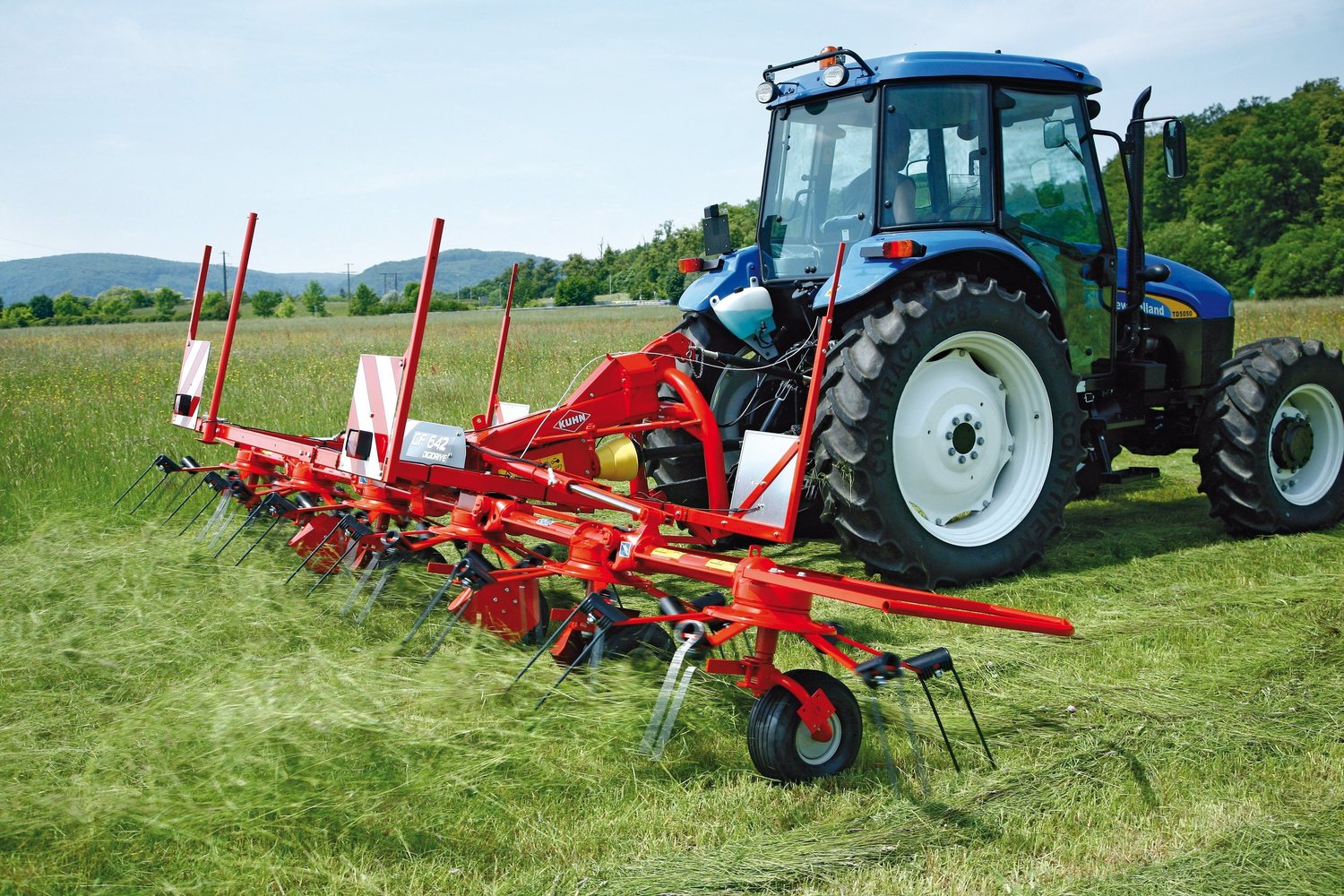 Kuhn wheels & tyre for sale in Walterston, Llancarfan, Barry, Vale of Glamorgan — photo 2