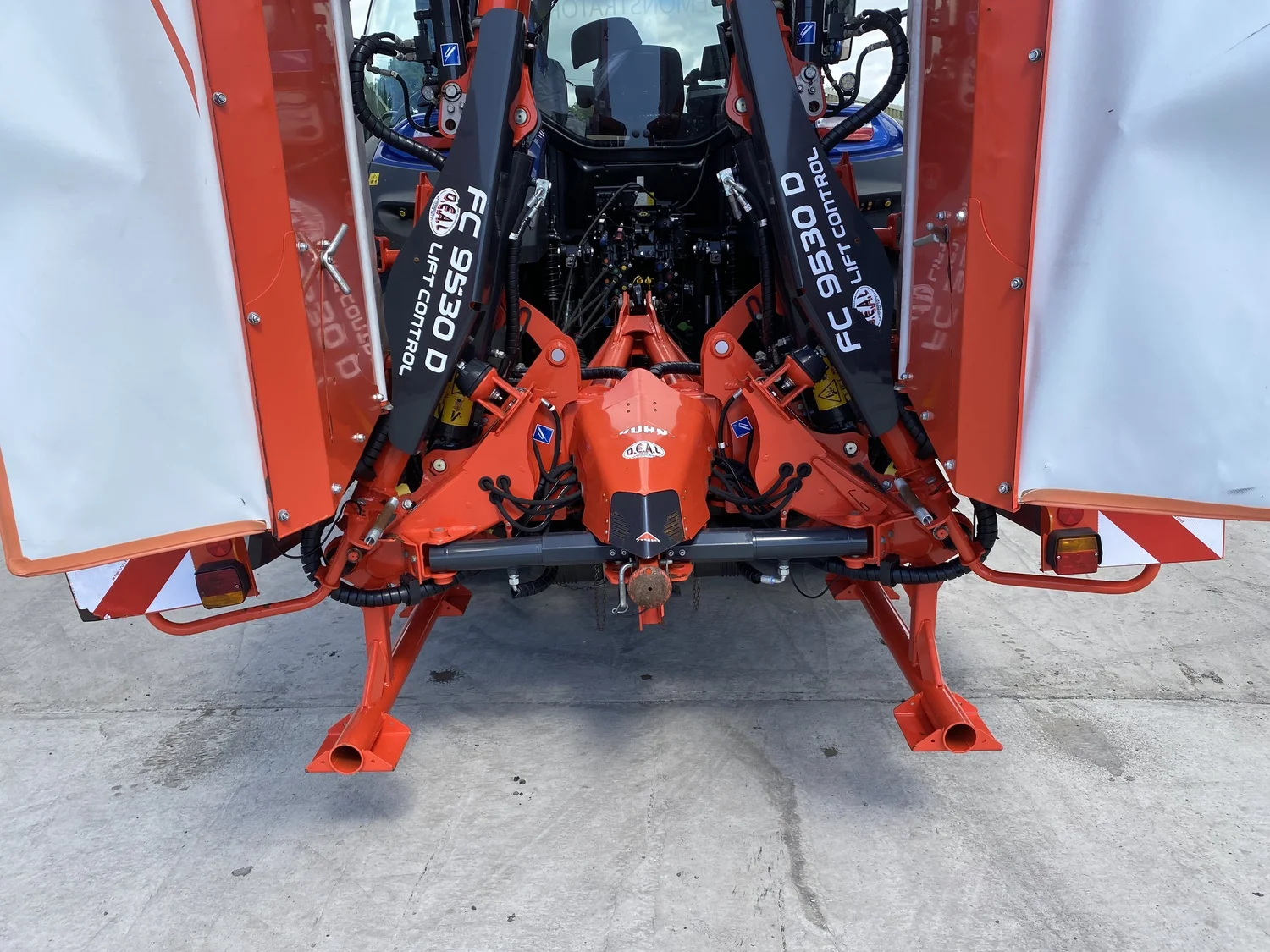 Kuhn mower for sale in Walterston, Llancarfan, Barry, Vale of Glamorgan — photo 6
