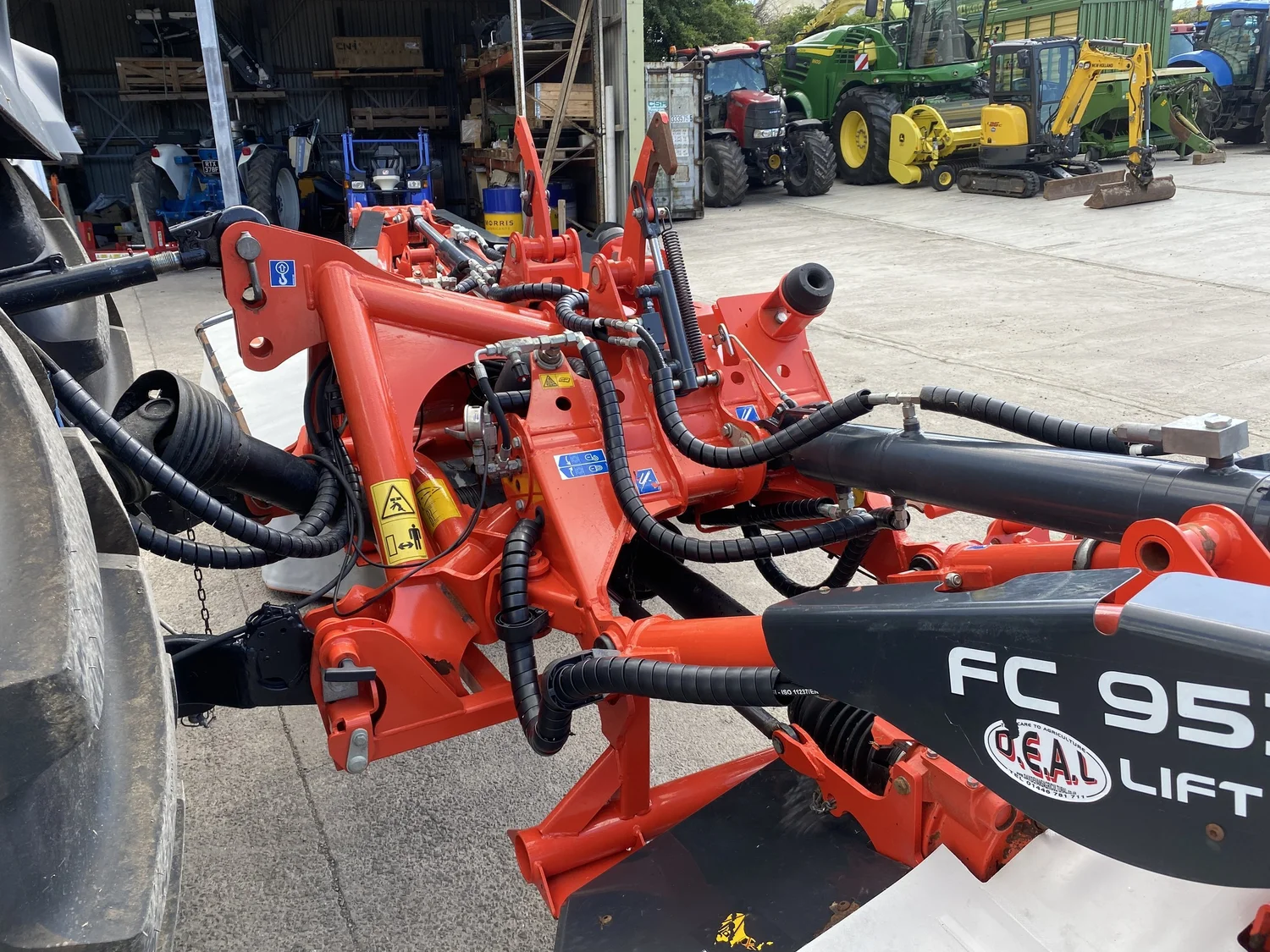 Kuhn mower for sale in Walterston, Llancarfan, Barry, Vale of Glamorgan — photo 10