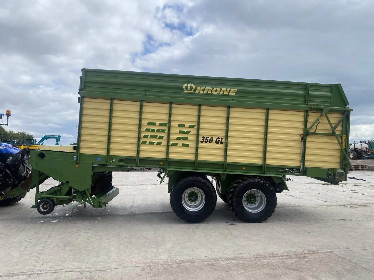 Krone wheels & tyre for sale in Walterston, Llancarfan, Barry, Vale of Glamorgan — photo 2