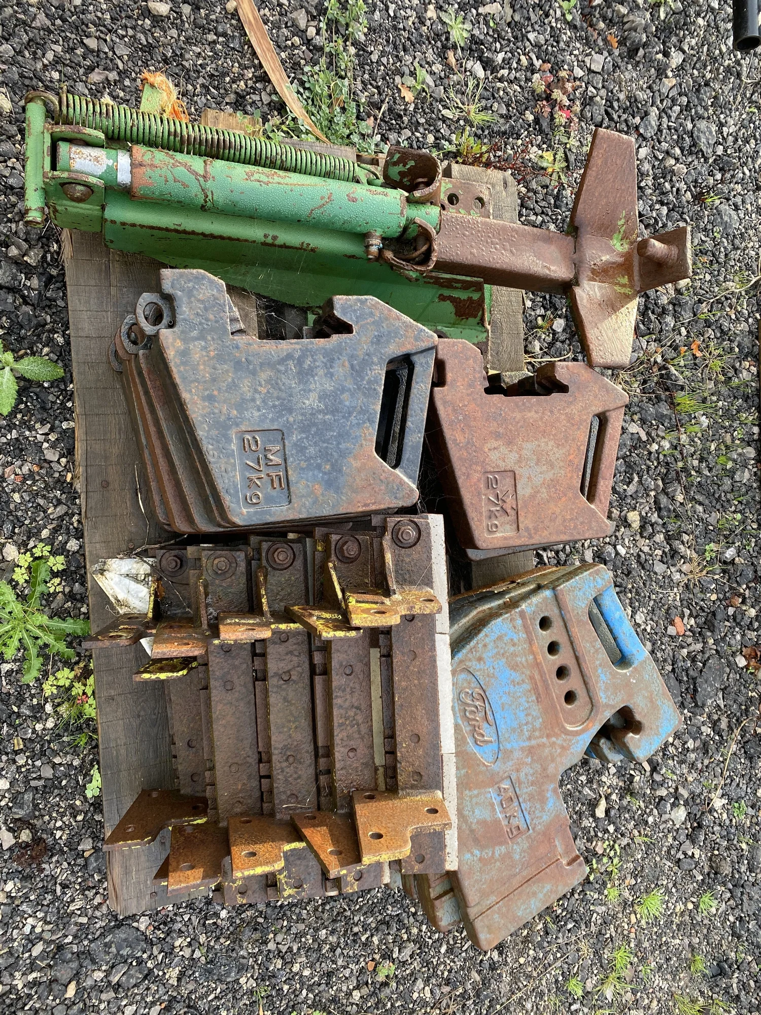 Tractor Weights tractor for sale in Walterston, Llancarfan, Barry, Vale of Glamorgan — photo 7
