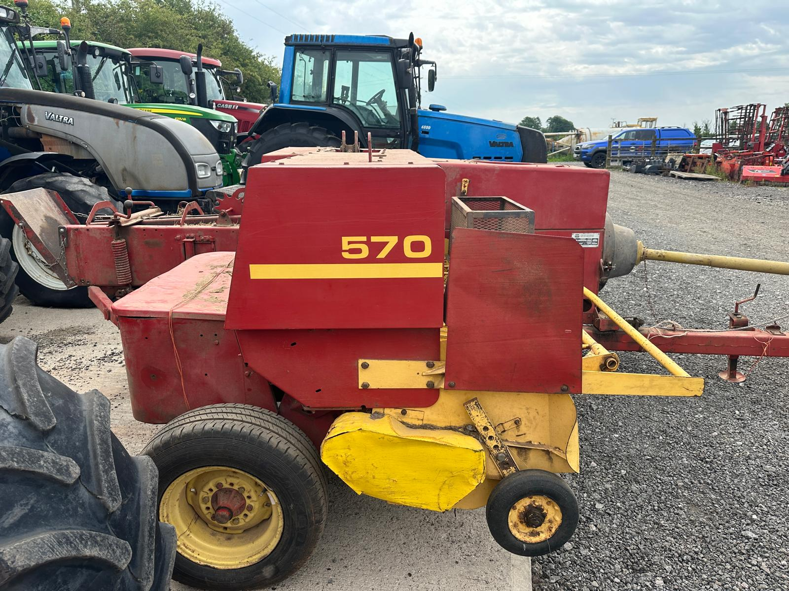 New Holland 570 Conventional Baler_6.png