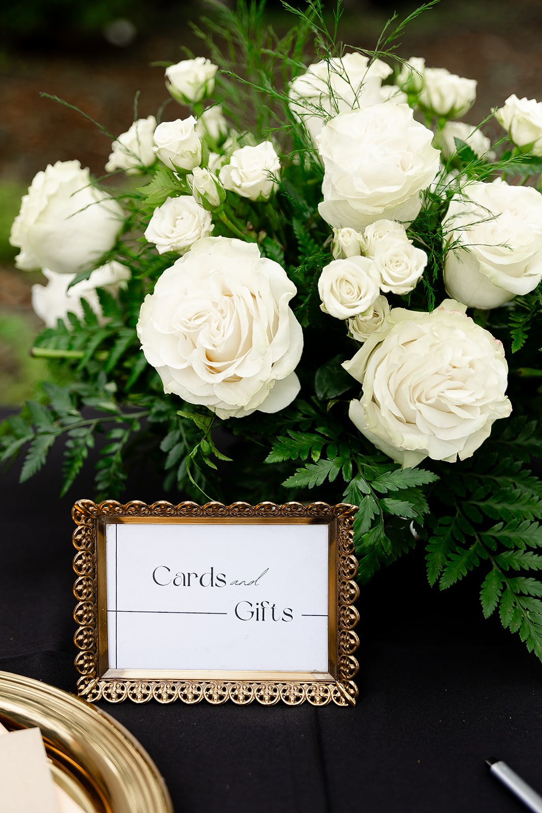 gold-framed-card-and-gift-table-signage.jpg
