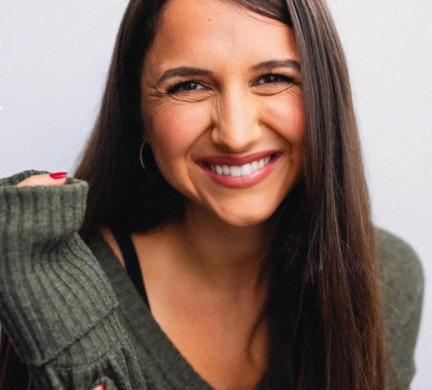 jade zaroff headshot.jpeg