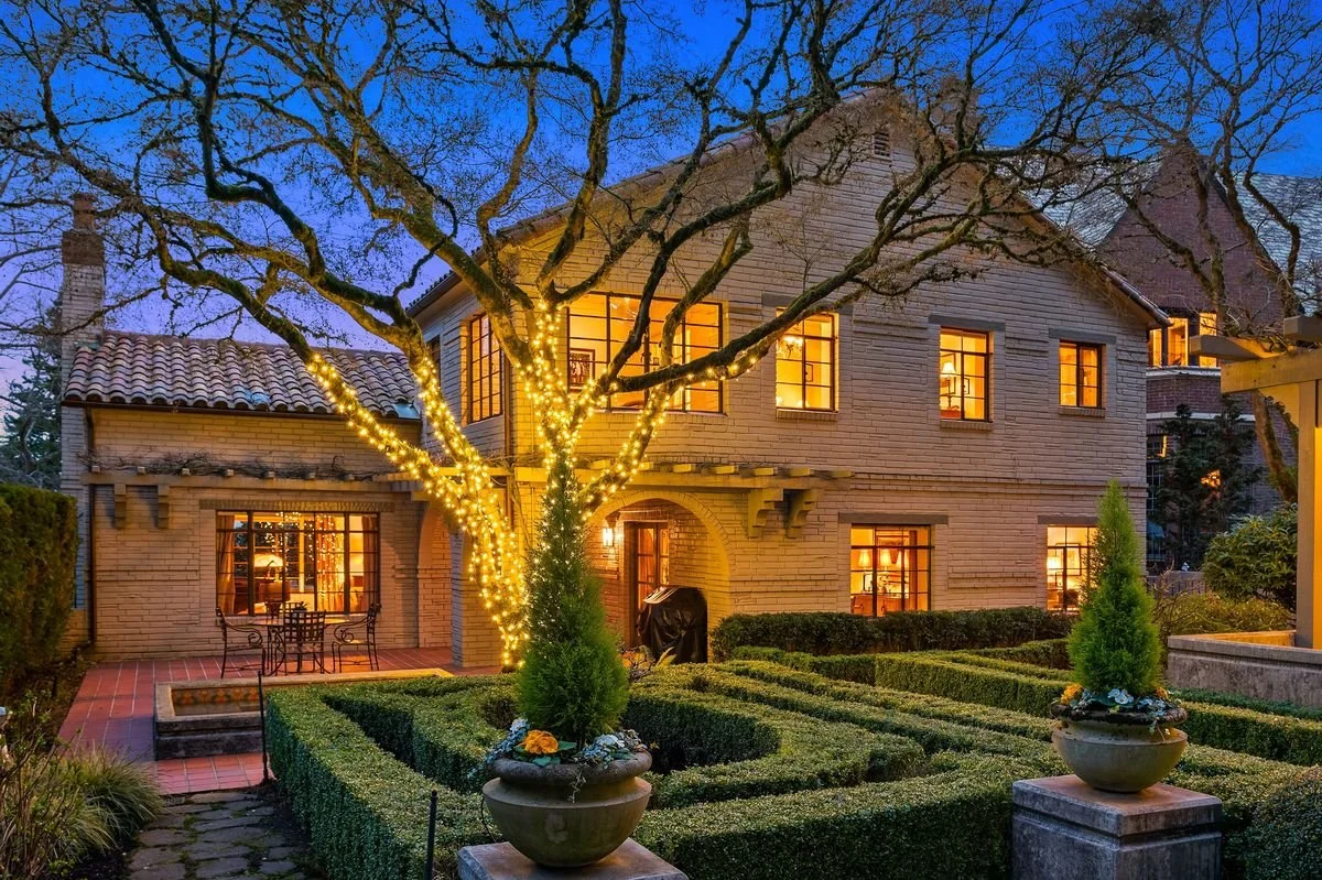  BROADMOOR | SOLD FOR $3,700,000 