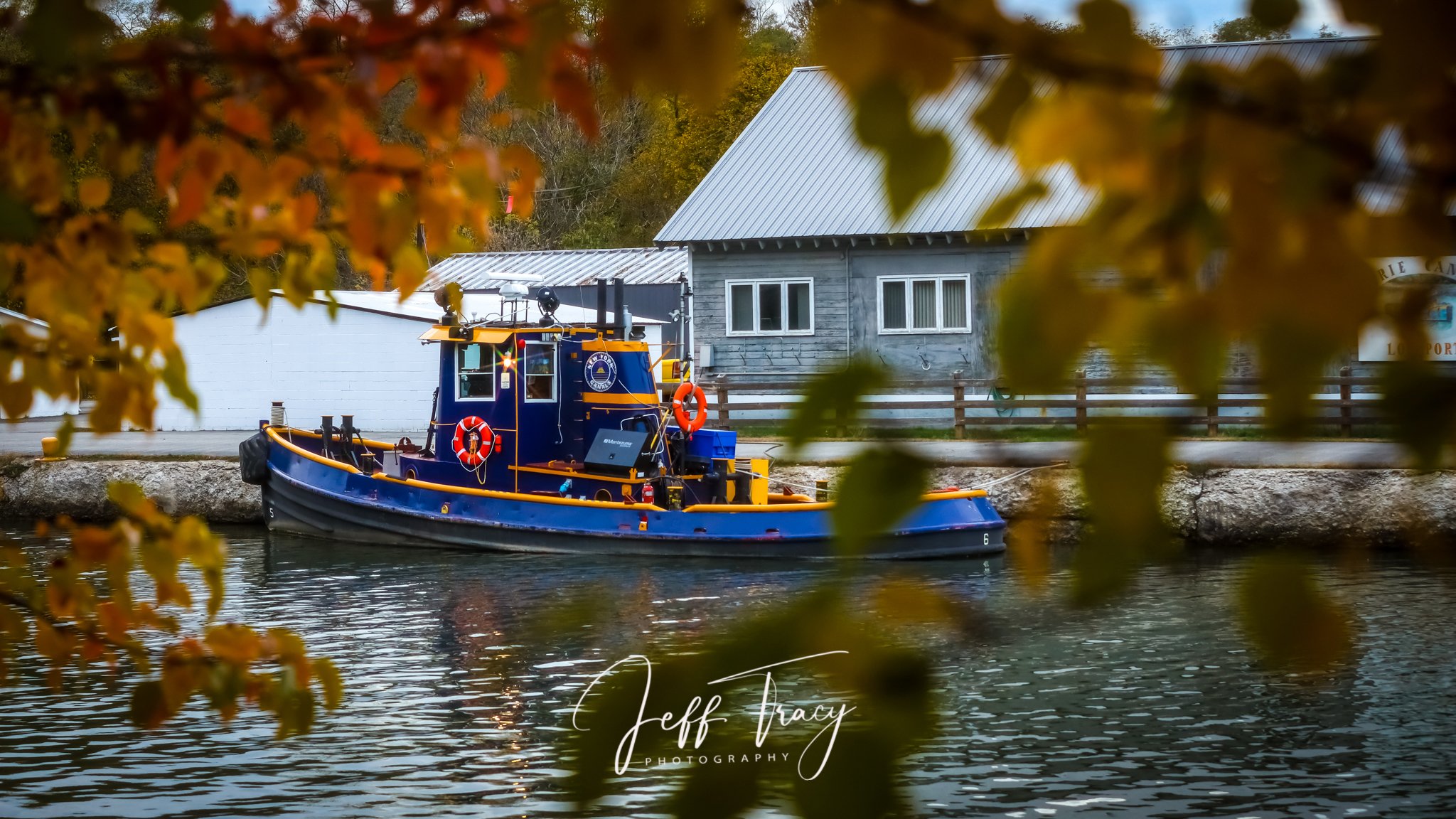 CanalTug.jpg