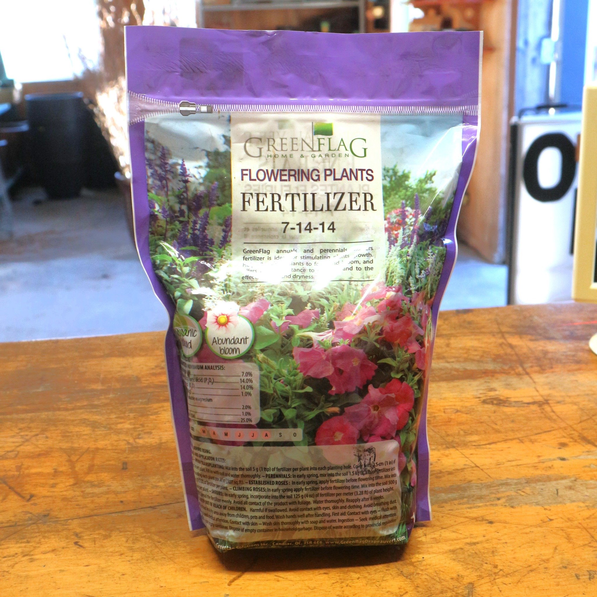 Green Flag Flowering Plants Fertilizer - your garden's secret to blooming brilliance! 🌺🌿 Specially formulated to nourish and support flowering plants, our fertilizer provides the essential nutrients they need to produce vibrant, long-lasting blooms