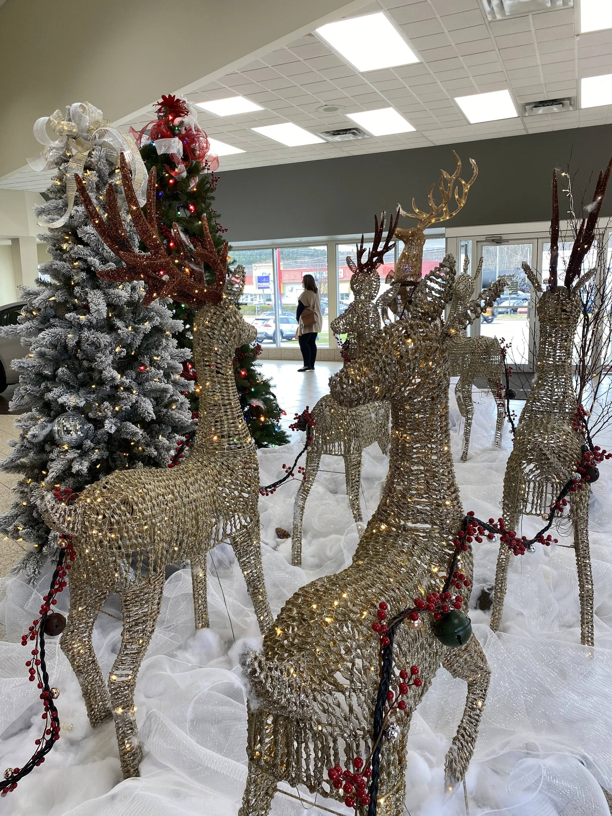 Honda Saint John. Christmas Scene Installation 2024