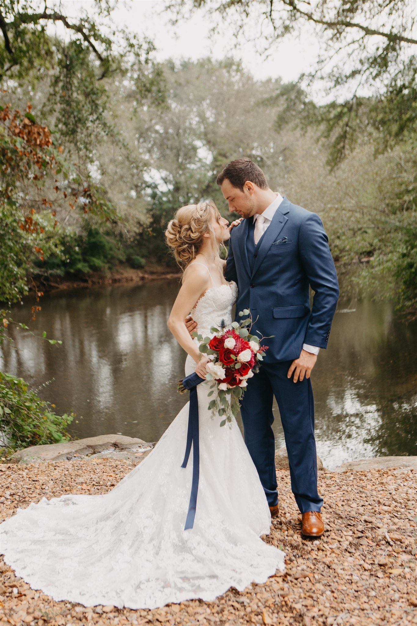ocee crest river wedding bridal portraits with river.jpg