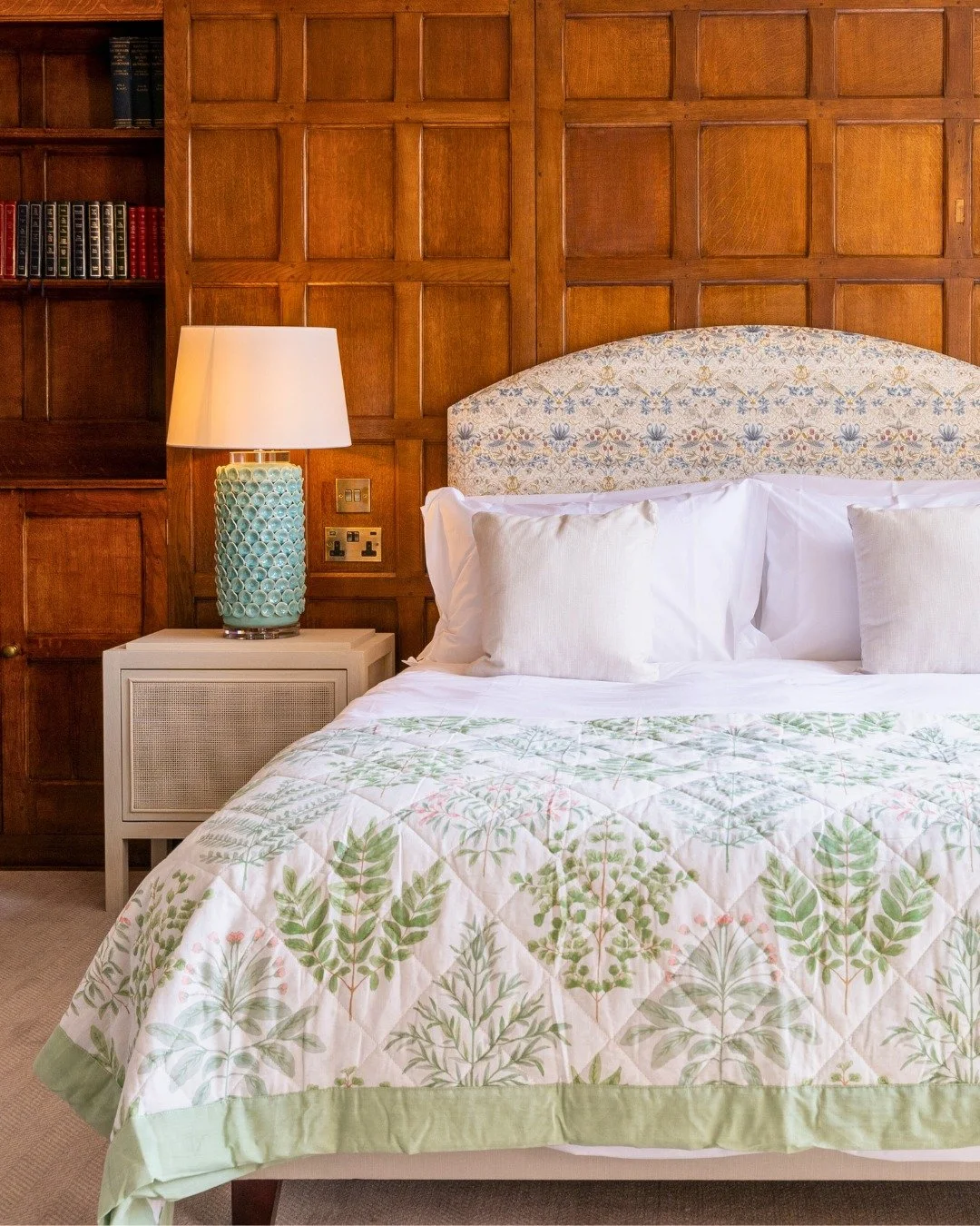 Book a cosy escape and organise your stay at the Vineyard Hotel, where you can unwind in our beautifully decorated rooms - each with their own luxurious bathroom. With our friendly staff and relaxed atmosphere, our hospitality helps you feel you have
