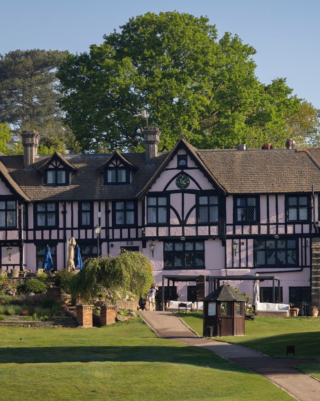 🌙 We Are Hiring - Night Porter 🌙

Are you a night owl with a passion for hospitality and an eye for detail? We&rsquo;re looking for a dependable and guest-focused Night Porter to join our team at the Vineyard Hotel, based at the heart of our golf &