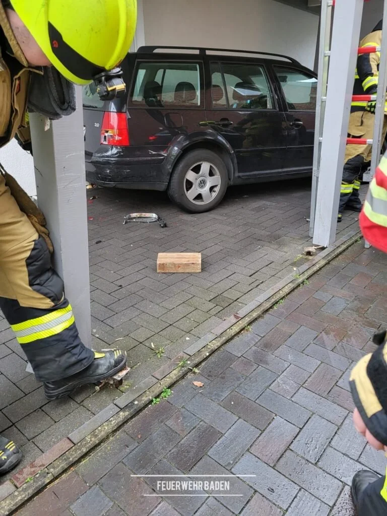 Carport droht einzustürzen