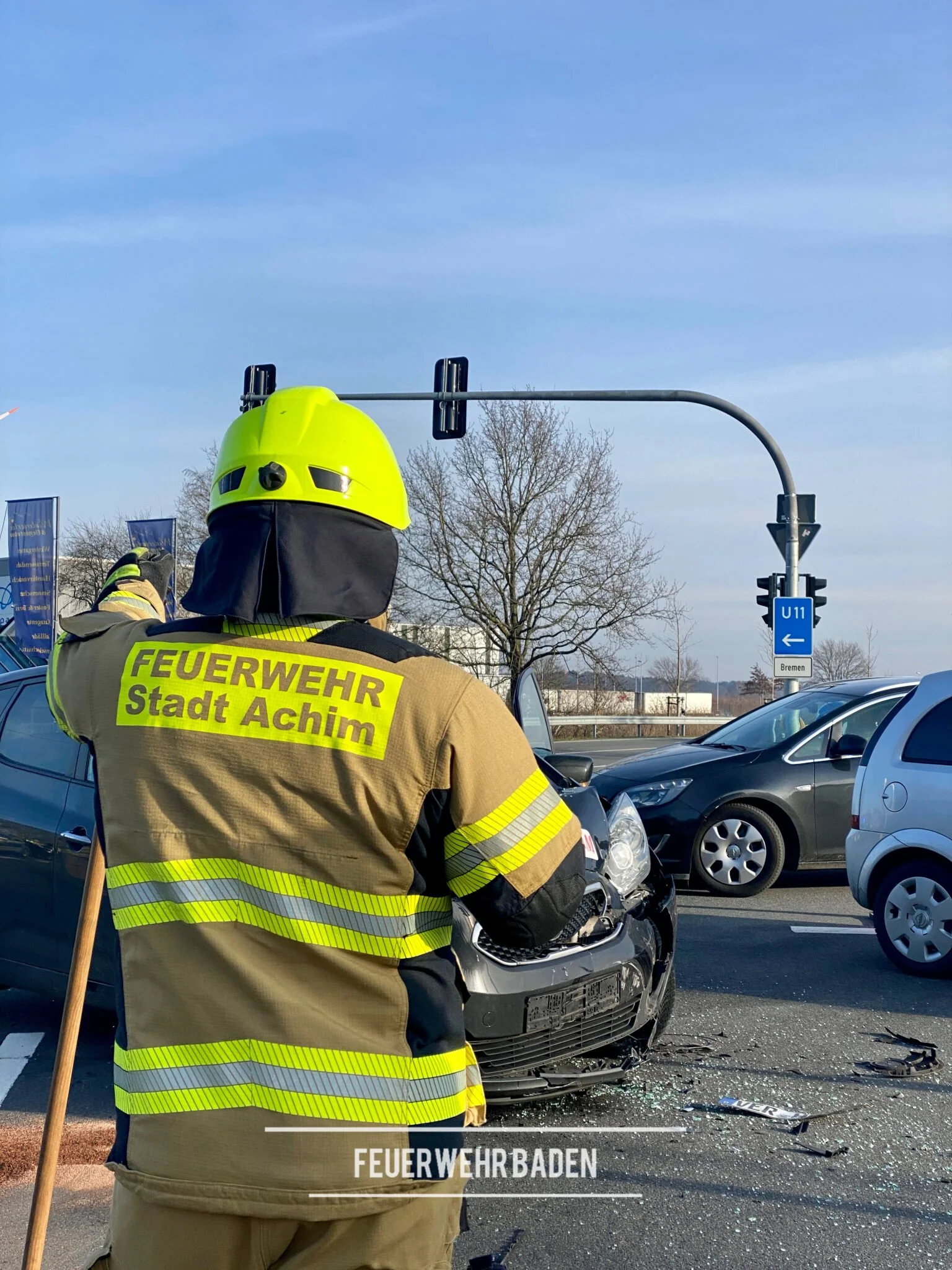 Auslaufende Betriebsstoffe nach Verkehrsunfall