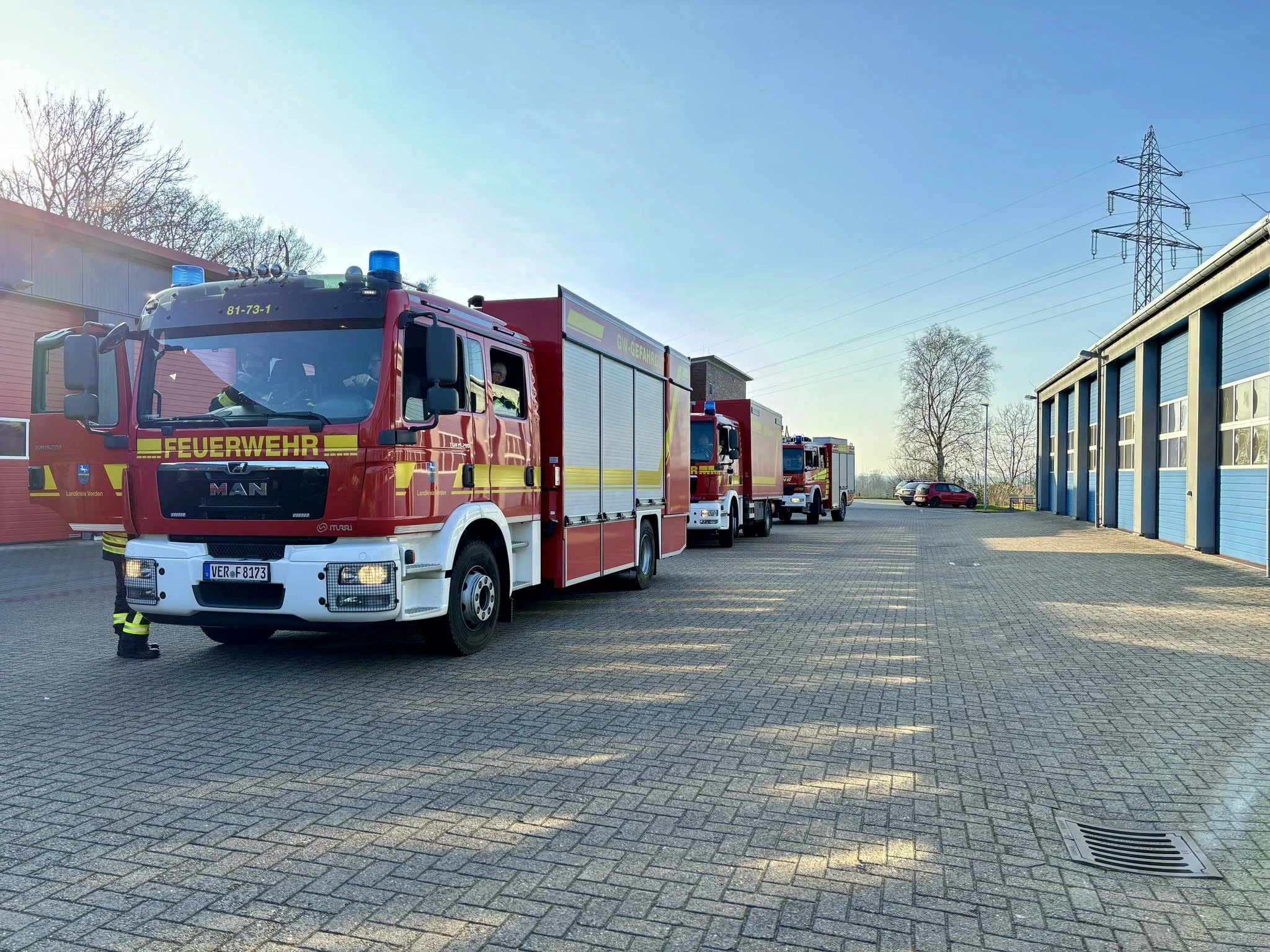 Gefahrgutaustritt — 300 Liter unbekannter Stoff