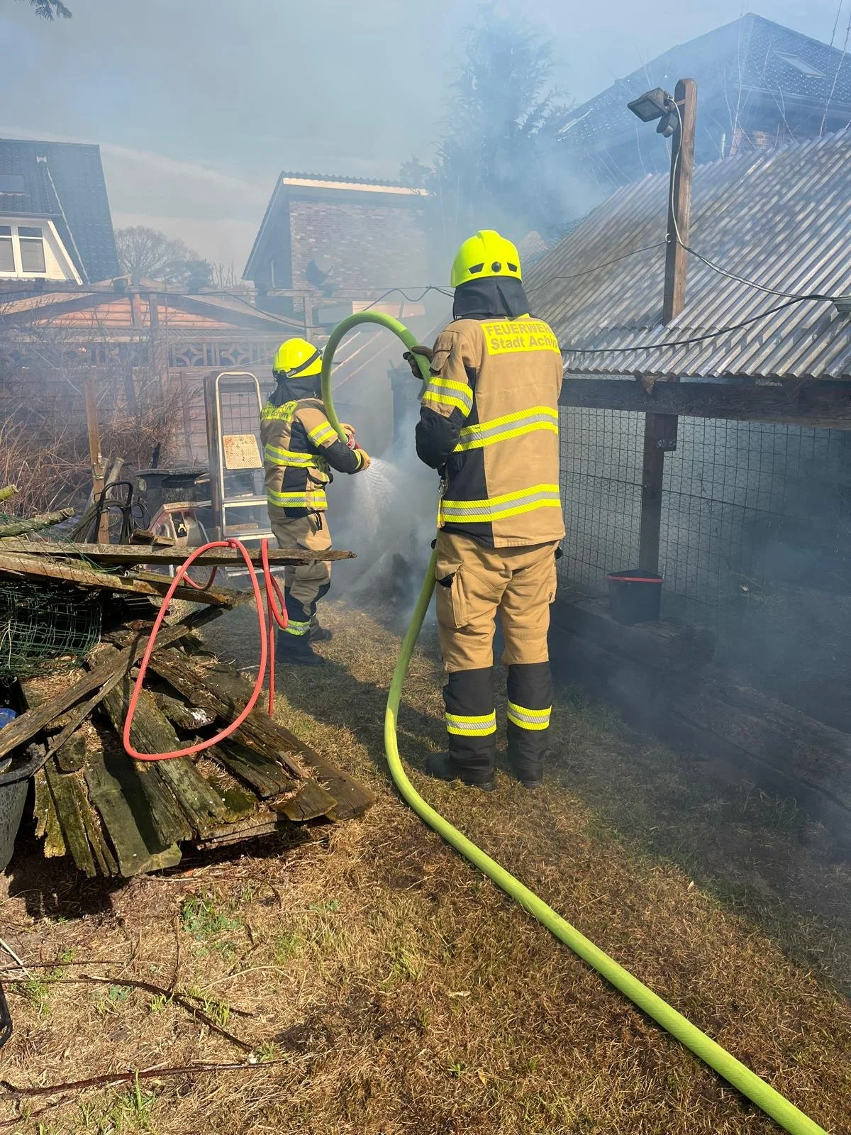 Unklares Feuer im Garten